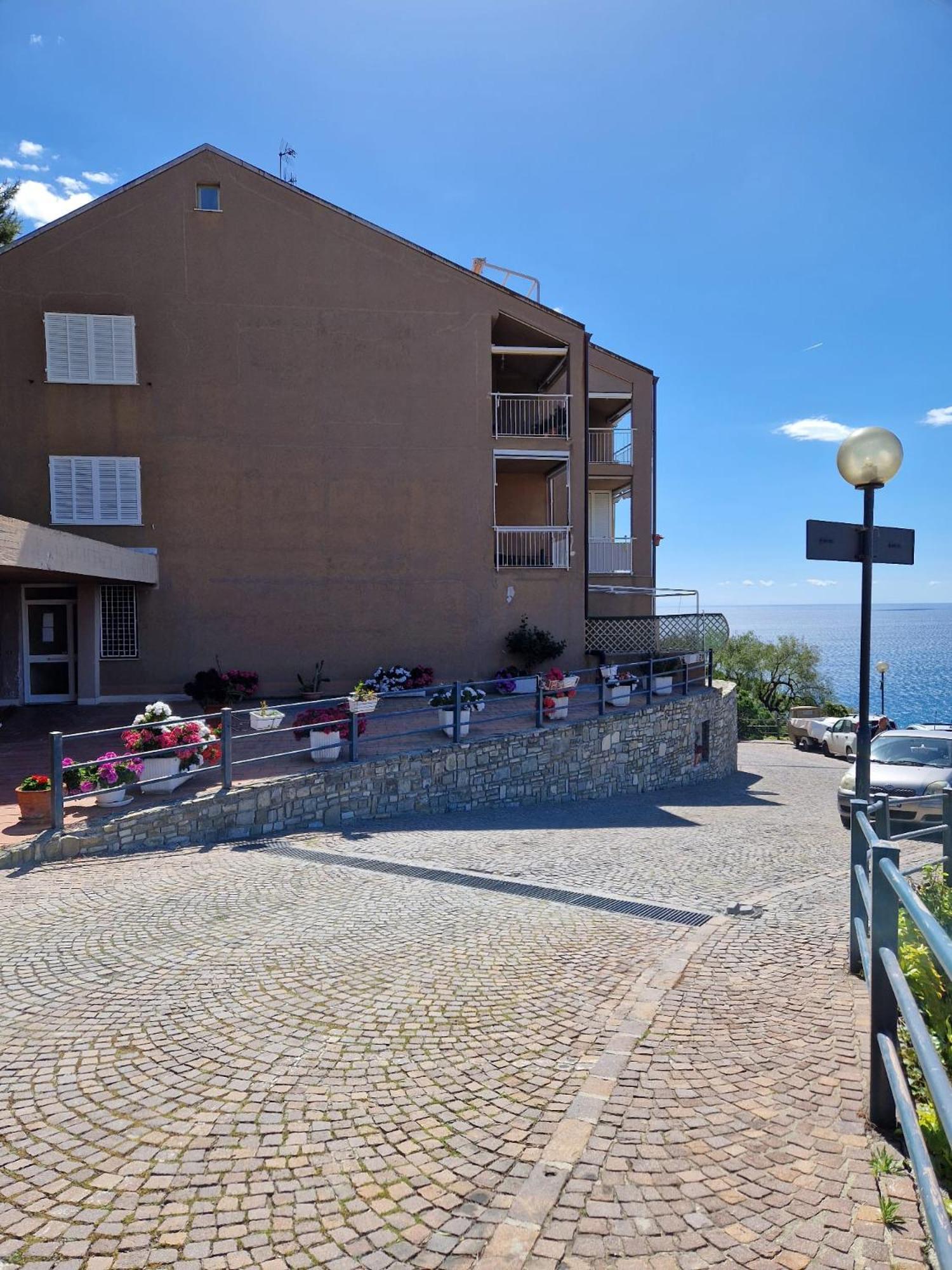 La Finestra Sul Golfo Apartment Ospedaletti Exterior photo